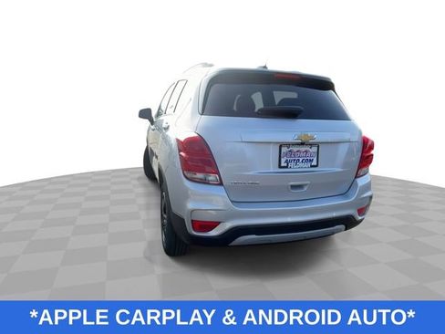 Used 2022 Chevrolet Trax LT w/ LT Convenience Package image 8