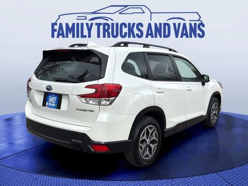 Used 2023 Subaru Forester Premium image 5