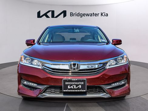 Used 2017 Honda Accord EX-L image 2