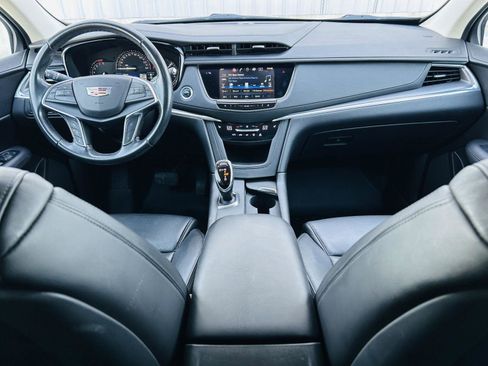 Used 2018 Cadillac XT5 Luxury w/ Driver Awareness Package image 26