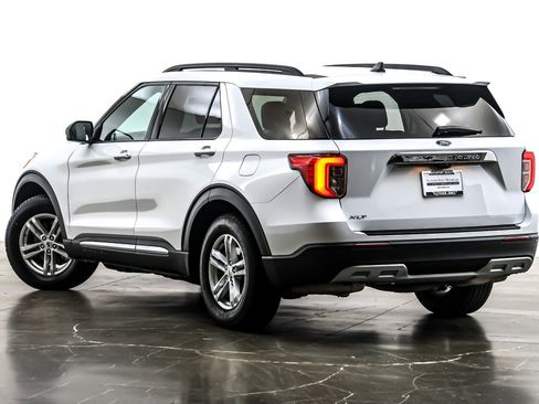 Used 2023 Ford Explorer XLT w/ Equipment Group 202A image 12