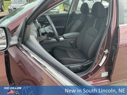 New 2025 Nissan Sentra SV w/ Trunk Package image 9