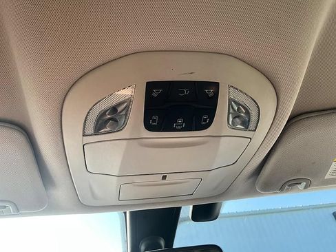 Used 2018 Chrysler Pacifica Touring-L w/ Tire & Wheel Group FWD image 27