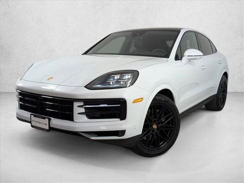 Used 2025 Porsche Cayenne Coupe image 1