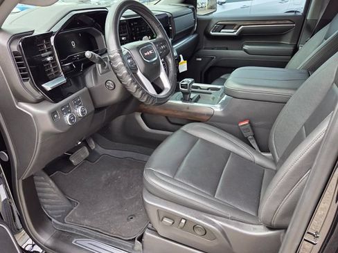 Used 2025 GMC Sierra 1500 SLT w/ SLT Premium Plus Package AWD/4WD image 8