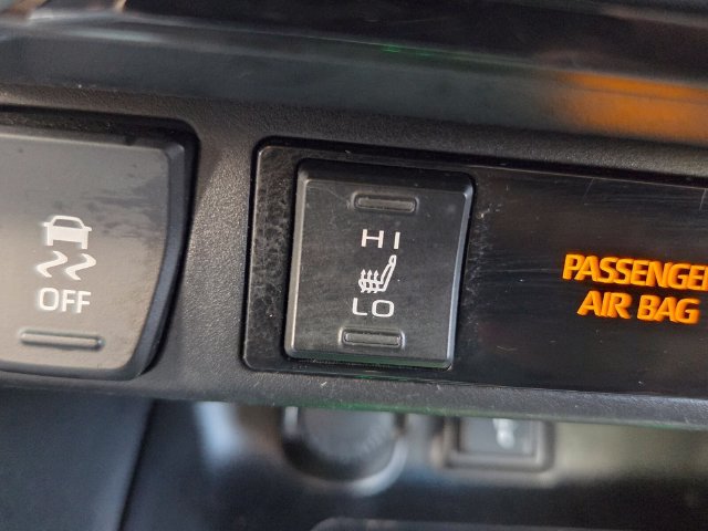 Used 2021 Toyota RAV4 Limited AWD/4WD image 27