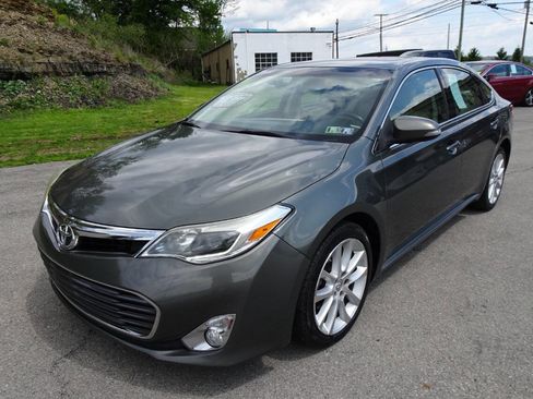 Used 2013 Toyota Avalon Limited FWD image 2
