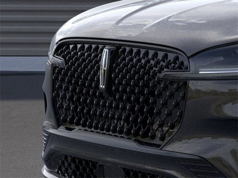 New 2025 Lincoln Aviator 2WD w/ Jet Appearance Package image 17