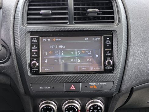 Used 2025 Mitsubishi Outlander Sport AWD image 17