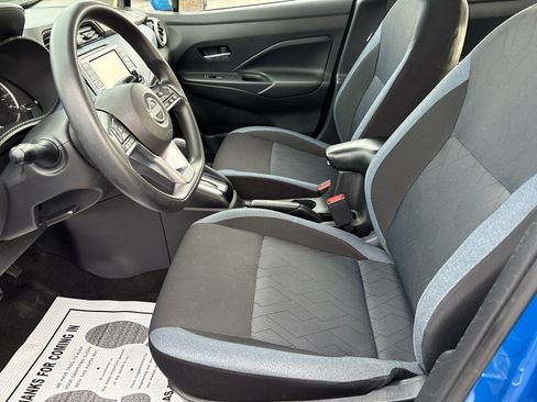 Used 2023 Nissan Versa SV image 16