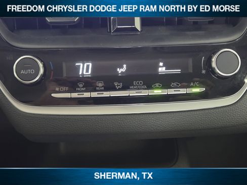 Used 2025 Toyota Corolla LE image 13