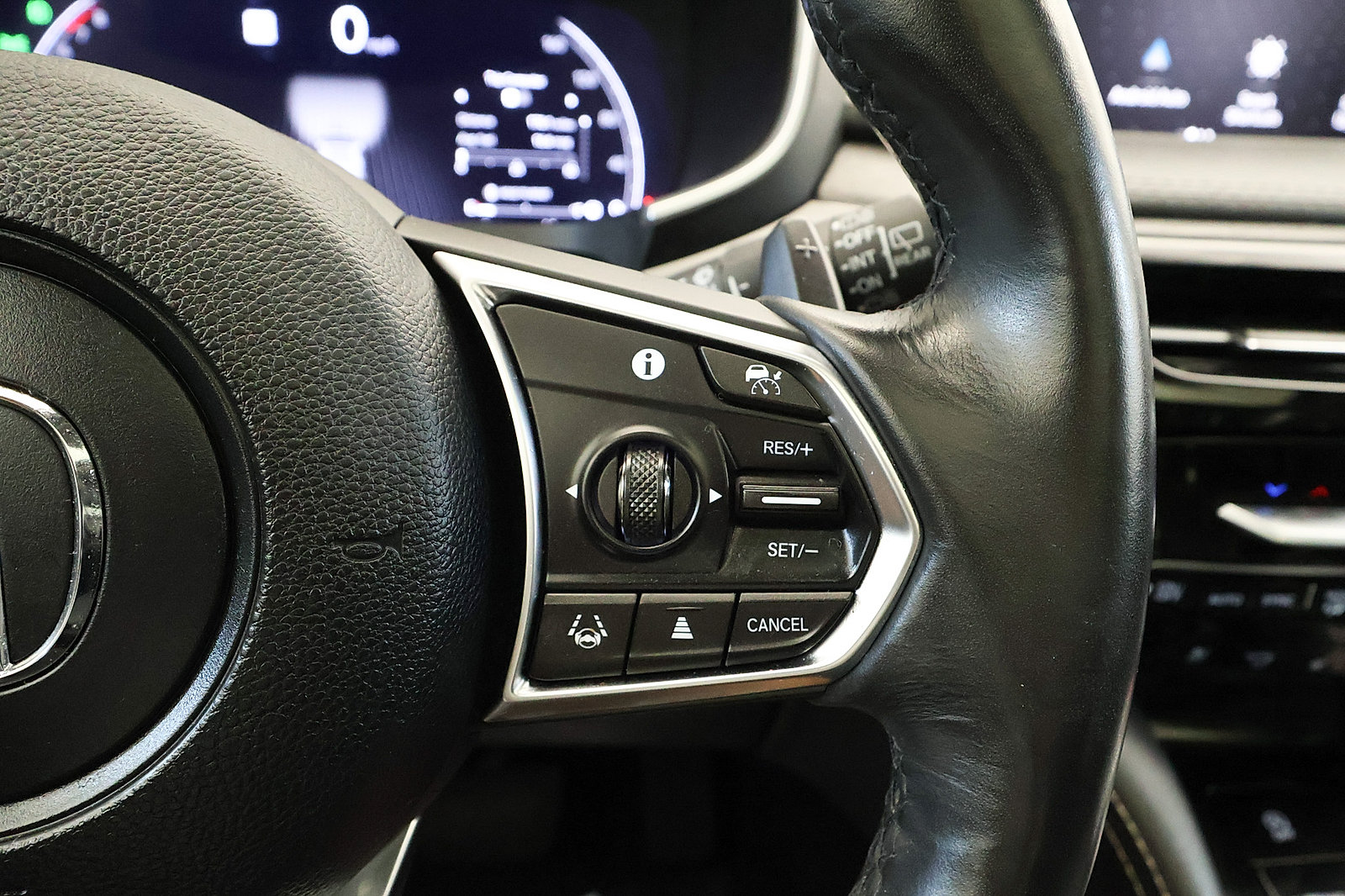 Used 2023 Acura MDX w/ Advance Package AWD/4WD image 30