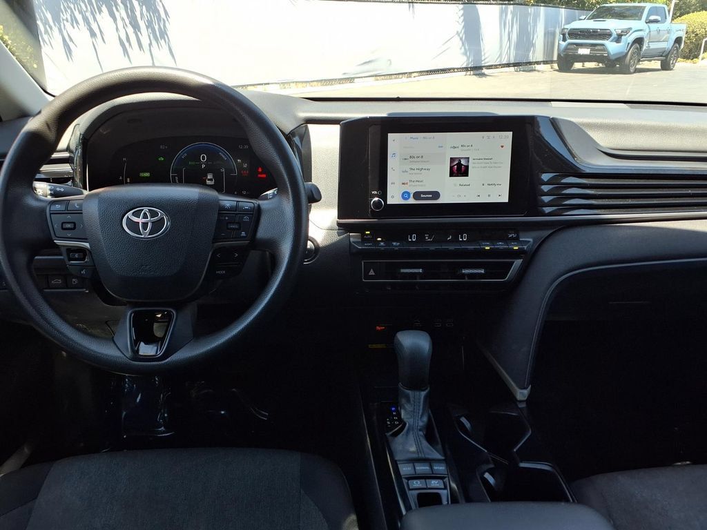 Certified 2025 Toyota Camry LE FWD image 31