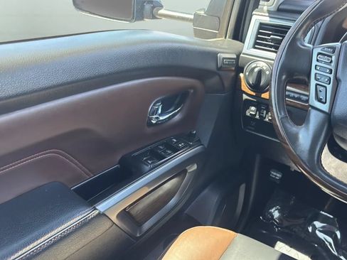 Used 2017 Nissan Titan Platinum Reserve AWD/4WD image 15