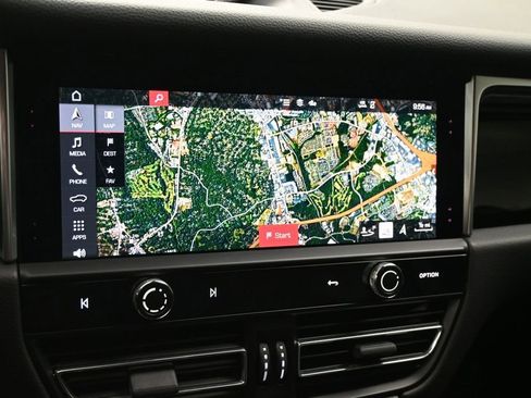 Certified 2024 Porsche Macan S AWD/4WD image 15