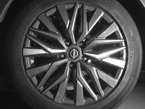 Used 2025 Nissan Altima 2.5 SV image 14