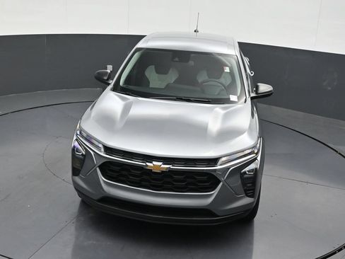 Used 2024 Chevrolet Trax LS w/ Driver Confidence Package FWD image 22