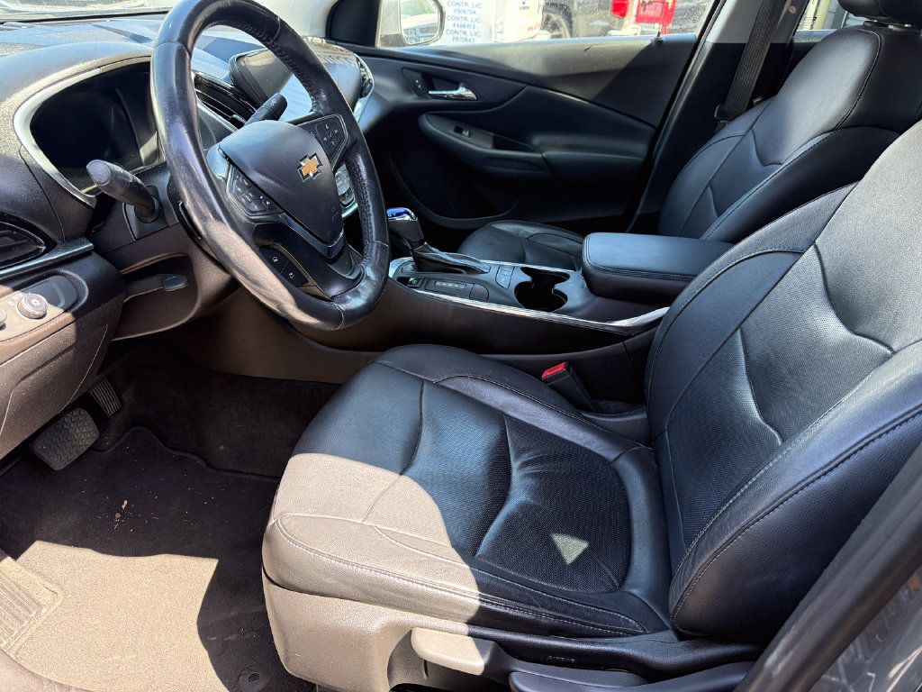 Used 2018 Chevrolet Volt Premier w/ Driver Confidence Package FWD image 14