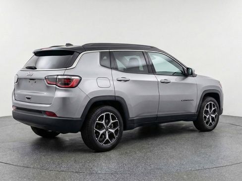 Used 2025 Jeep Compass Limited image 9