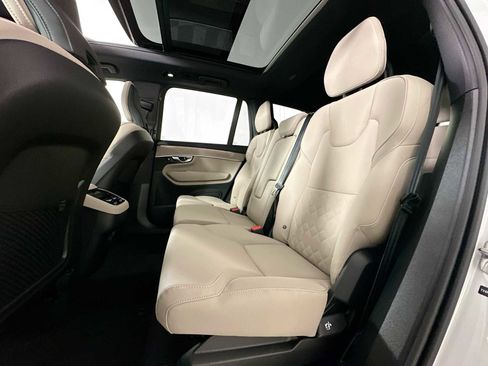 New 2025 Volvo XC90 B5 Plus w/ Protection Package Premier image 23