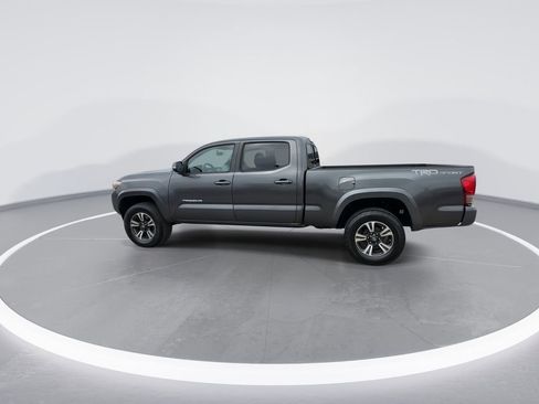 Used 2016 Toyota Tacoma TRD Sport w/ Towing Package image 9