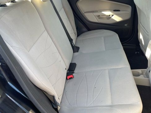Used 2015 Ford Fiesta SE image 4