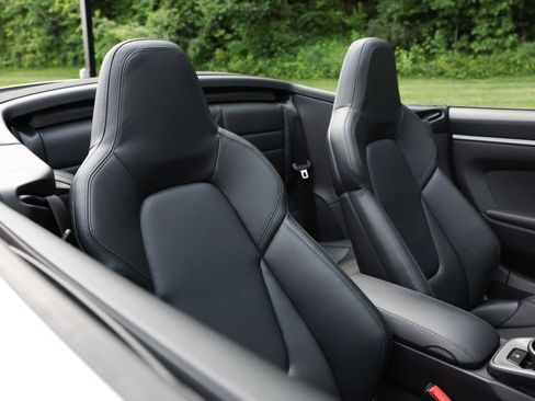 Used 2023 Porsche 911 Carrera 4S w/ Sport Package image 6