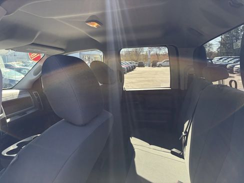 Used 2016 RAM 1500 Express AWD/4WD image 19