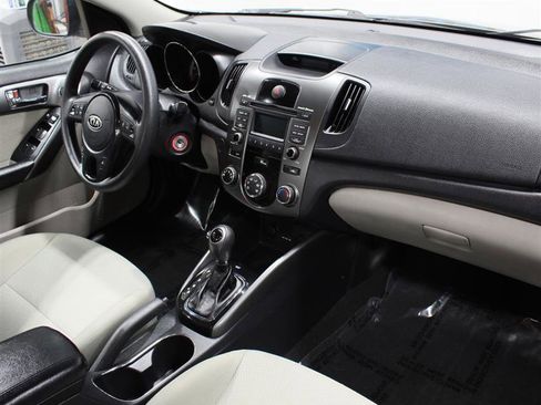 Used 2013 Kia Forte EX FWD image 10