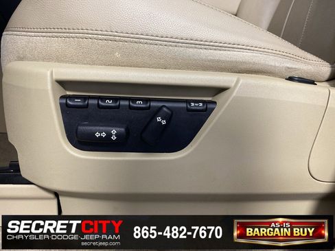 Used 2014 Land Rover LR2 image 12