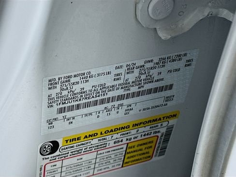 Used 2024 Ford Expedition Limited image 12