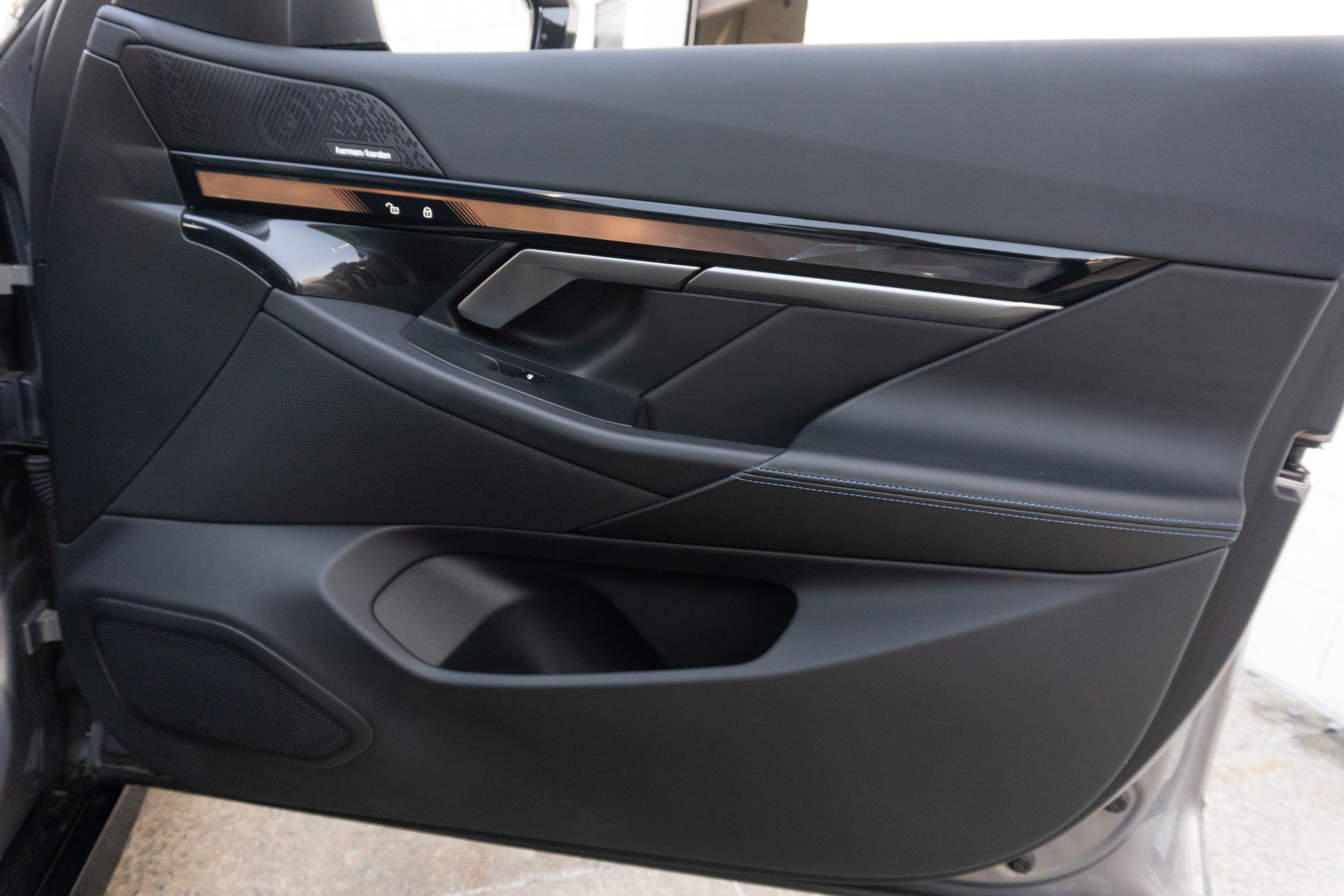 Certified 2024 BMW i5 eDrive40i w/ Executive Package RWD image 30