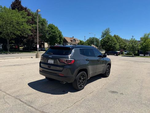 Used 2018 Jeep Compass Limited w/ Navigation Group AWD/4WD image 6