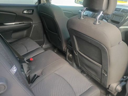 Used 2020 Dodge Journey SE w/ SE Popular Equipment Group FWD image 29