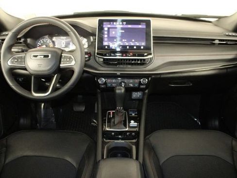 Used 2024 Jeep Compass Trailhawk AWD/4WD image 33