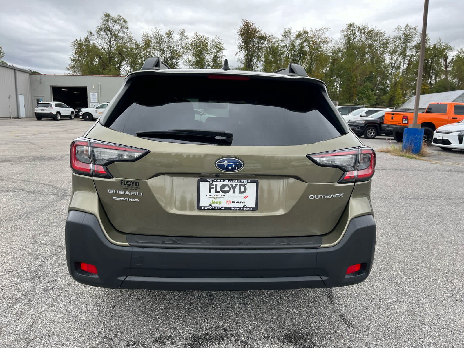 Used 2025 Subaru Outback Premium AWD/4WD image 4