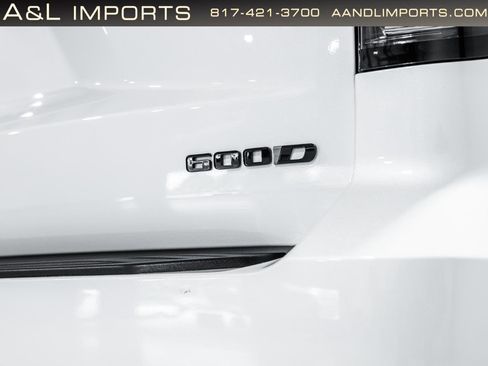 Used 2024 Cadillac Escalade Premium Luxury w/ Performance Package AWD/4WD image 27