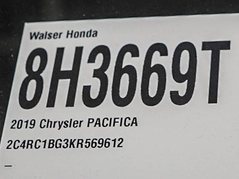Used 2019 Chrysler Pacifica Touring-L w/ Advanced Safetytec Group FWD image 30