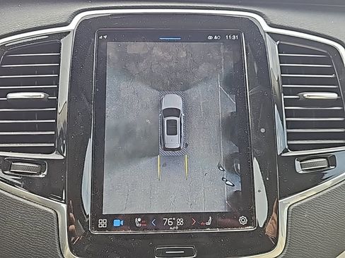 Used 2023 Volvo XC90 B6 Plus w/ Protection Package Premier image 9