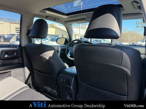 Used 2022 Toyota 4Runner SR5 Premium image 26