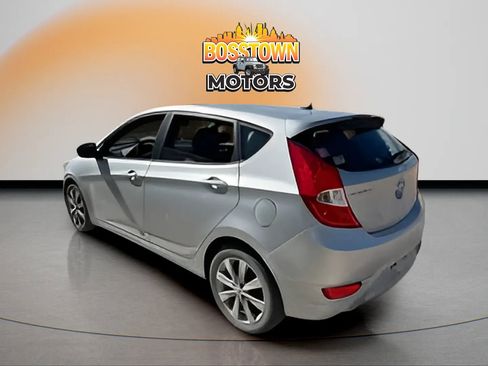 Used 2013 Hyundai Accent SE FWD image 3