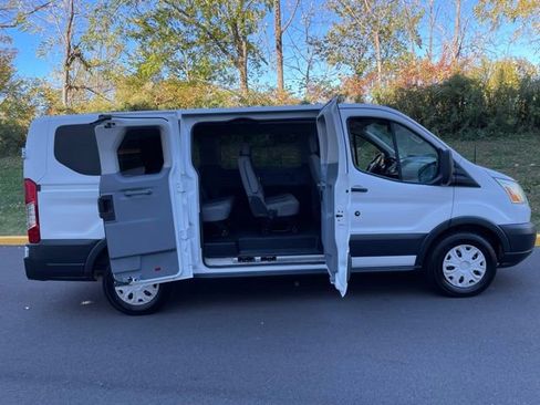 Used 2015 Ford Transit 150 XLT image 21