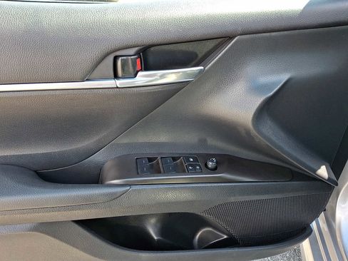 Used 2024 Toyota Camry SE FWD image 12
