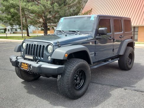 Used 2017 Jeep Wrangler Unlimited Sport w/ Connectivity Group AWD/4WD image 4