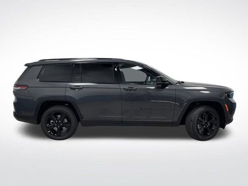 New 2025 Jeep Grand Cherokee L Altitude image 2