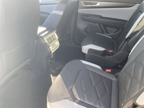 New 2026 Volkswagen Atlas Peak Edition image 13