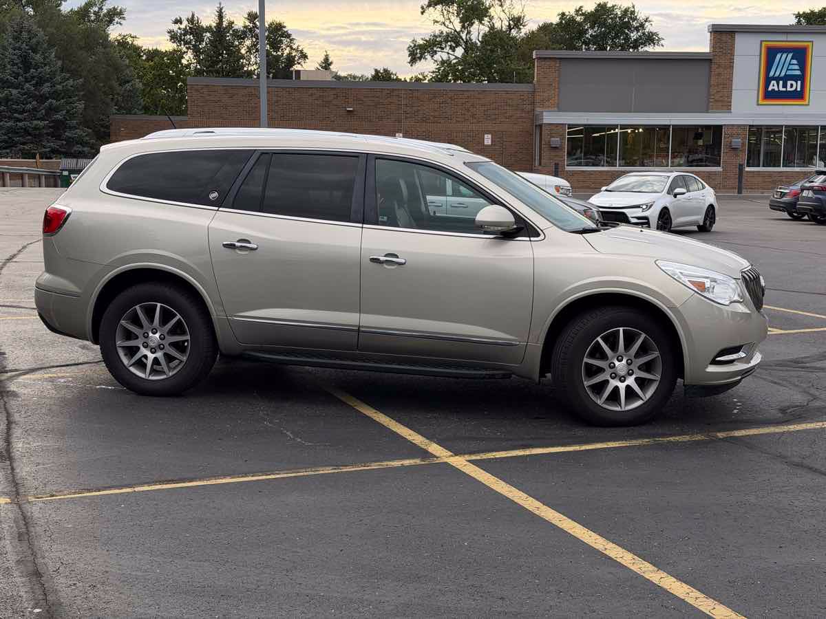 Used 2014 Buick Enclave Leather FWD image 4