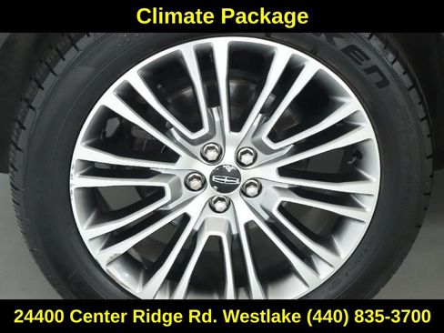 Used 2016 Lincoln MKX Reserve w/ Climate Package AWD/4WD image 12