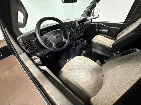 Used 2017 GMC Savana 2500 image 55