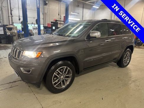Used 2018 Jeep Grand Cherokee Limited image 3